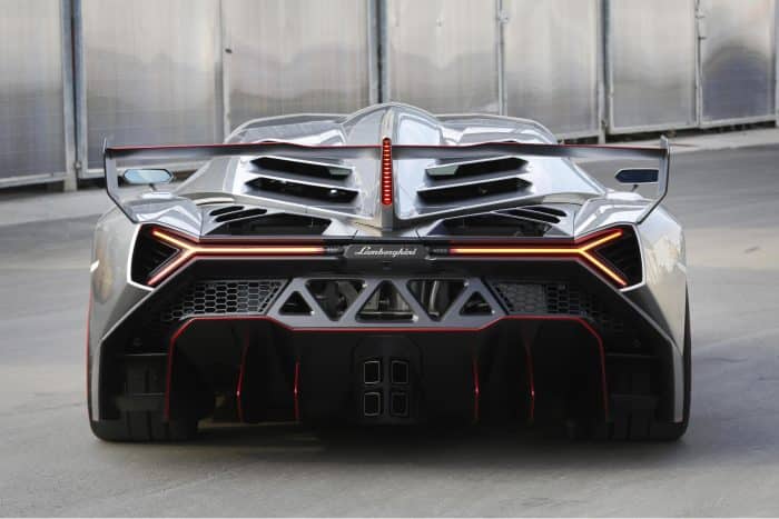 Lamborghini Few Off, una fenomenale specialissima a Peeble Beach 2025 5 Lamborghini Veneno