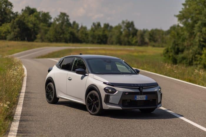 Lancia Ypsilon HF e HF Line la prova. Sportivita e lusso. Elefantino da 280 cv 22 700x466