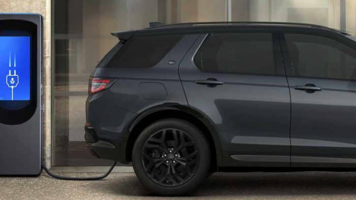 Land Rover Discovery Sport 3 700x394
