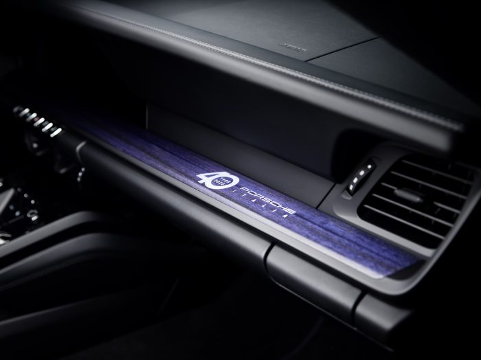 Market Edition 40 Anni Porsche Ferragamo 07 700x524