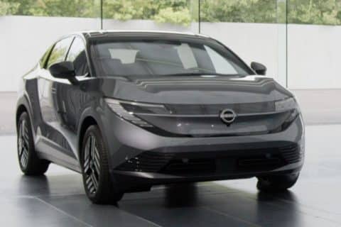 Nissan Leaf 2026 prime immagini del nuovo modello 1 1 480x320