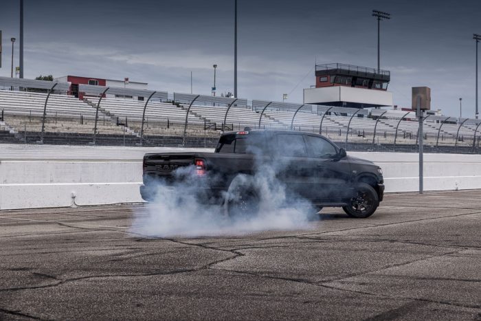 Ram 1500 con il V8 Hemi di 57 litri torna in Europa 6 700x467