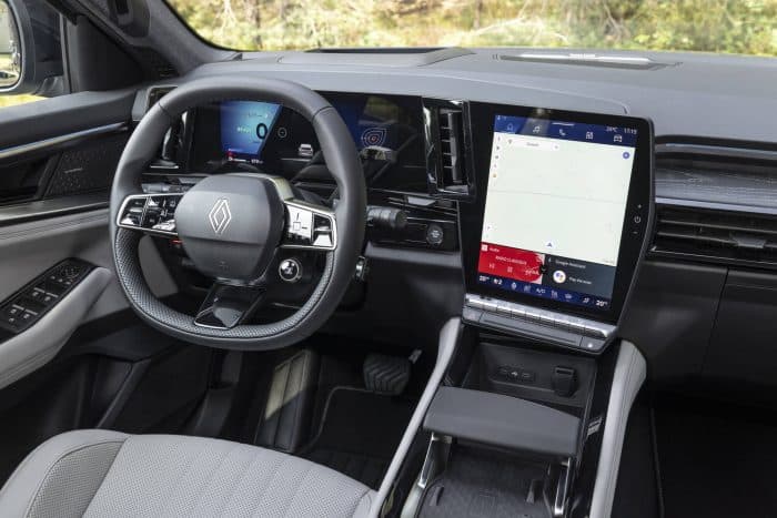 Renault Espace full hybrid E Tech Iconic Gris bleute Baltique 44 700x467