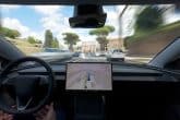 Tesla prova la guida autonoma supervisionata nel centro di Roma 165x110