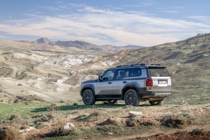 Toyota Land Cruiser Hybrid 48 volt 6 700x467