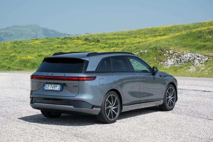 Xpeng G9, prova su strada del Suv elettrico cinese 3 Xpeng G9 prova su strada 7 700x467