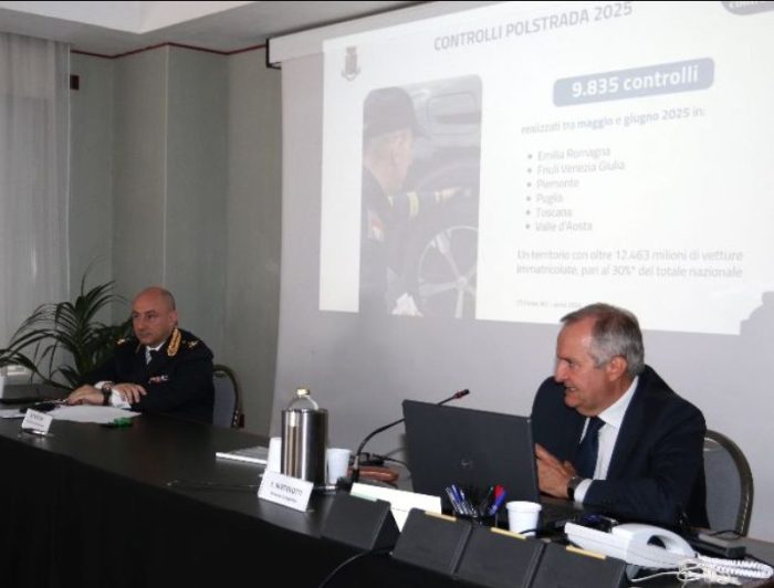 Campagna Vacanze Sicure sicurezza polizia controlli pneumatici 3 700x532