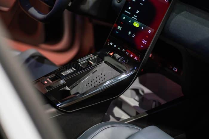 Citroen C5 Aircross 2025, aperti gli ordini. Prezzo e informazioni 6 Citroen C5 Aircross 2025 10 700x467