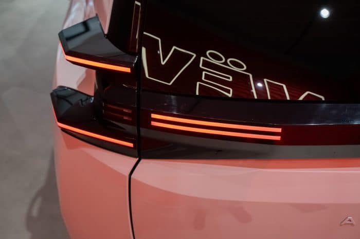 Citroen C5 Aircross 2025, aperti gli ordini. Prezzo e informazioni 5 Citroen C5 Aircross 2025 7 700x466