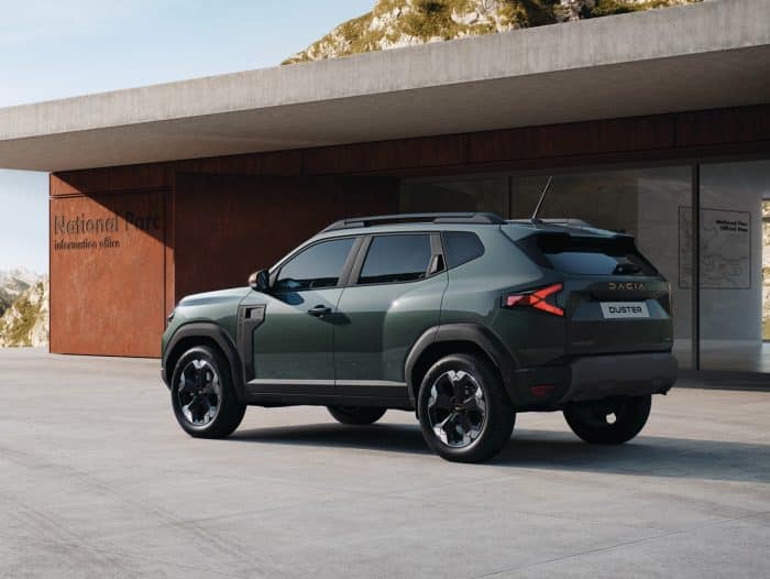 Dacia Duster 2025, il SUV urbano e off-road che non accetta compromessi 3 Dacia Duster 2025 76 700x526
