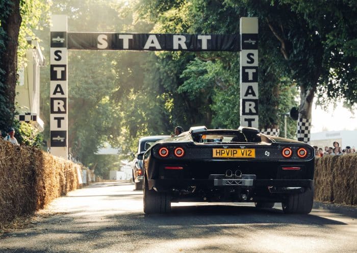 Eccentrica a Goodwood 2025, la formidabile V12 italiana conquista la scena 3 Eccentrica a Goodwood 2025 la formidabile V12 italiana conquista la scena 2 700x496