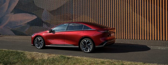 Mazda 6e il lusso elettrico giapponese alla prova su strada 85 e1752098761919 700x274