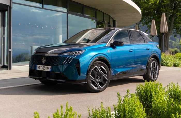 Peugeot e-3008 Dual Motor