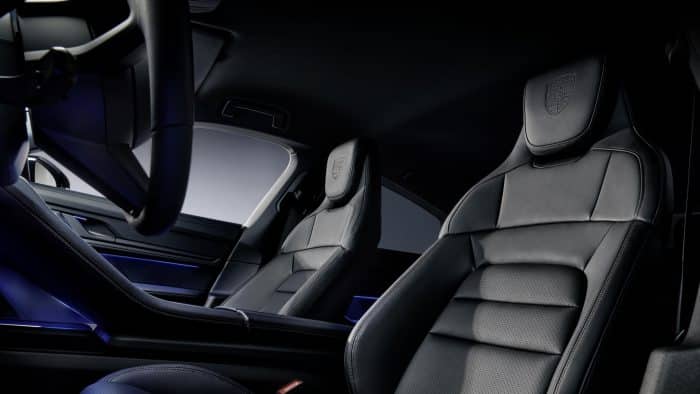 Porsche Taycan e Cayenne Black Edition 1 700x394