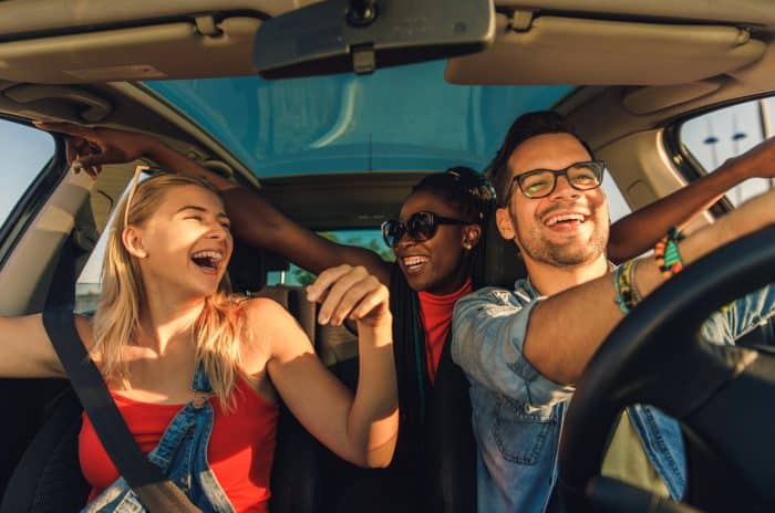 Estate 2025, l'auto domina i viaggi degli italiani