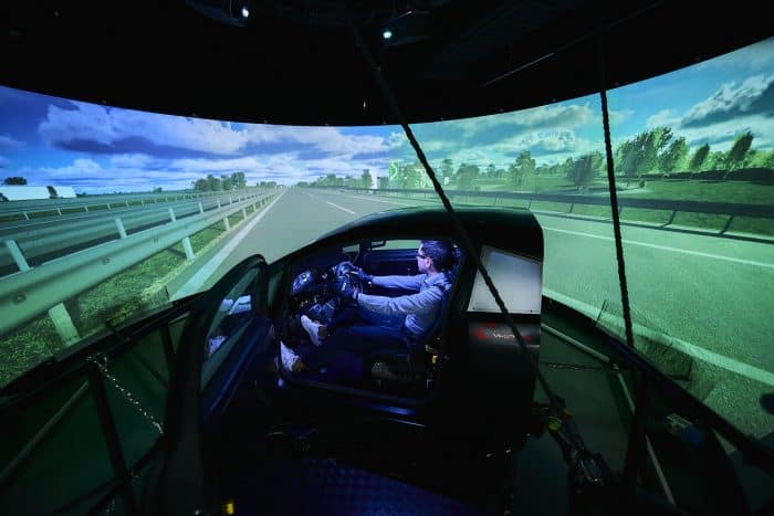 Autostrade per lItalia lancia DBA simulatore AR con droni e AI per sicurezza stradale 1 700x467