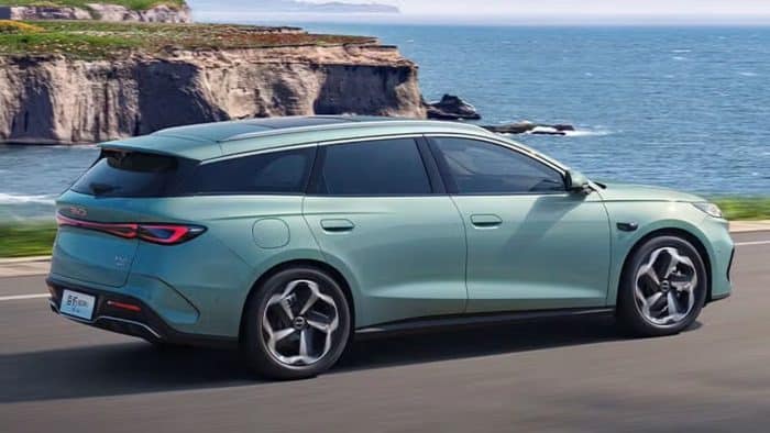 BYD Seal 6 DM-i Touring, station wagon ibrida da 1505 km che sfida la VW Passat