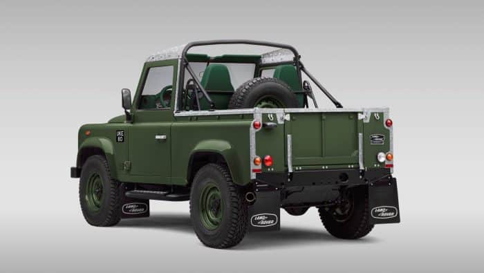 Classic Defender V8 Churchill Edition Lando Rover 5 700x395