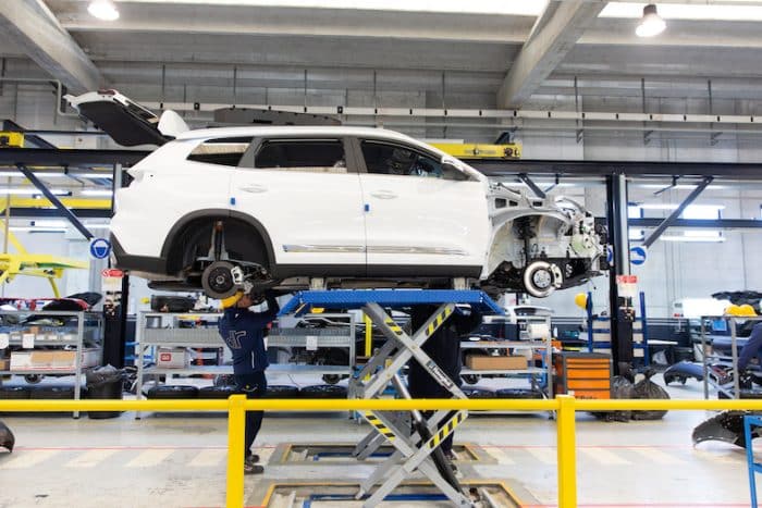 DR Automobiles 70 milioni e 300 nuovi lavoratori in Molise produzione 2 700x467