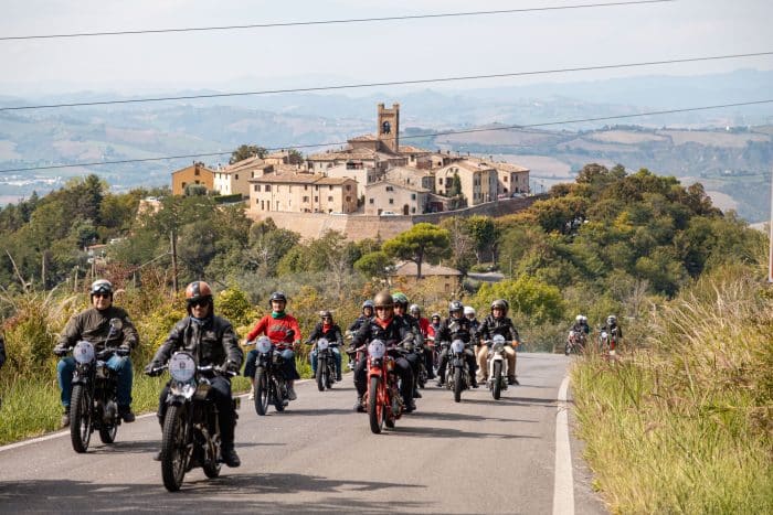 Il richiamo della strada la Benelli Week 2025 accende Pesaro 4 700x467
