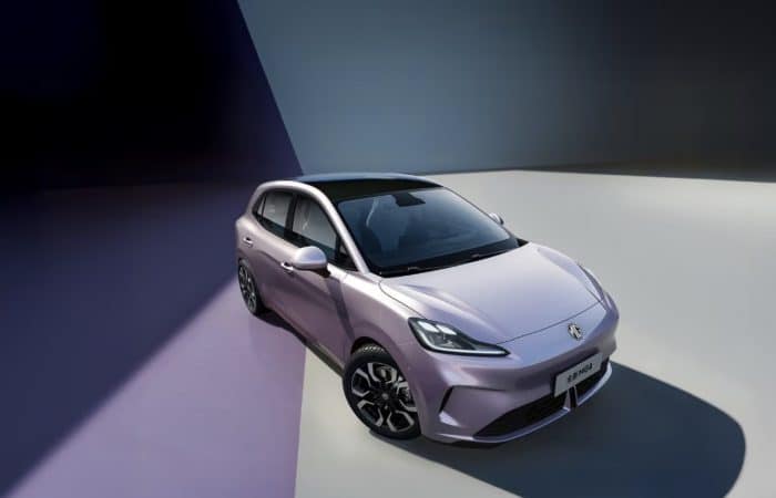 MG4, la nuova generazione della compatta elettrica esordisce in Cina 2 MG4