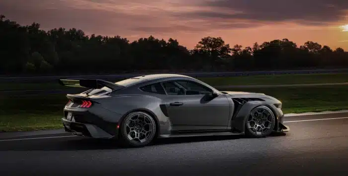 Mustang GTD Liquid Carbon, 815 cavalli in fibra pura 3 Mustang GTD Liquid Carbon 7 700x354