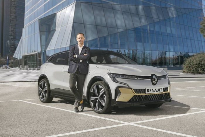 Sebastien Guigues, la ricetta per far tormare a splendere Renault Italia 3 SEBASTIEN GUIGUES DIRETTORE GENERALE DELLA MARCA RENAULT IN ITALIA E DIRETTORE PAESE RENAULT GROUP ITALIA - 1