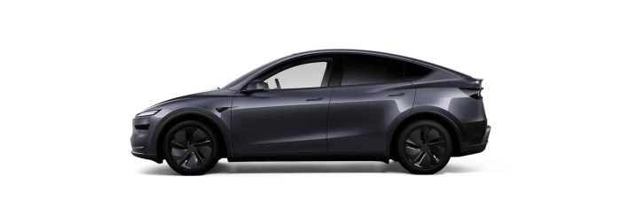 Tesla Model Y 6 posti 4 e1755599196239 700x243