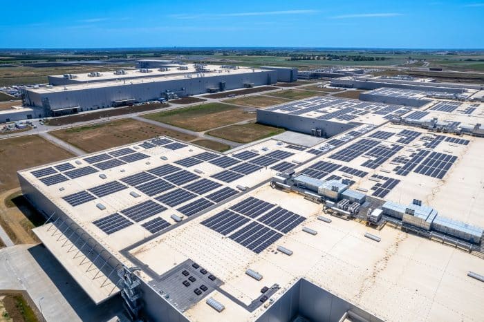 BMW Debrecen la fabbrica del futuro con iX3 e una formidabile tecnologia 197 700x466