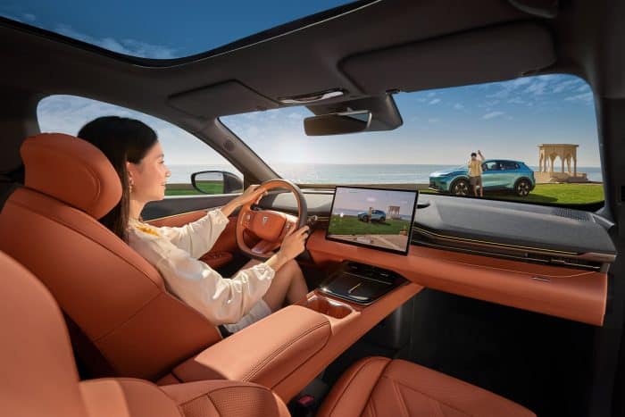 Changan Deepal S05, auto elettrica cinese in Europa ... da Torino 3 Changan Deepal S05 4 700x467