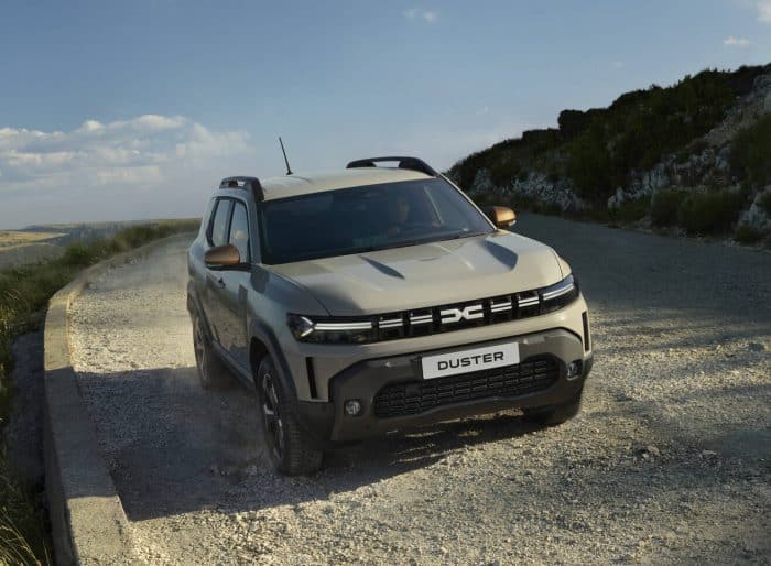 Dacia Duster e Bigster, arriva il nuovo motore ibrido a GPL - Dacia Duster hybrid-g 150 4X4 (6)