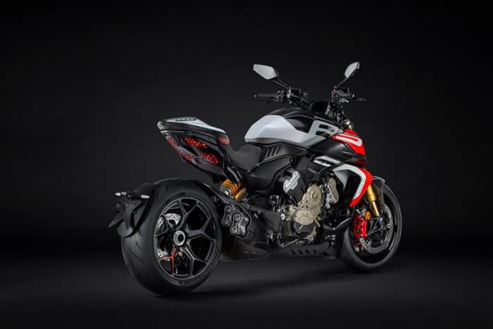 Ducati Diavel V4 RS e Multistrada V4 RS con motore Desmosedici Stradale 4 700x467