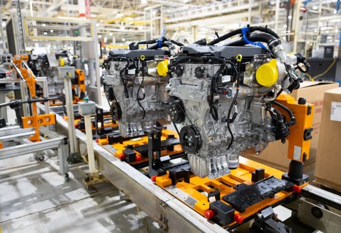 EP6 il motore full hybrid Stellantis 1.6 litri turbo a 4 cilindri 2 700x478