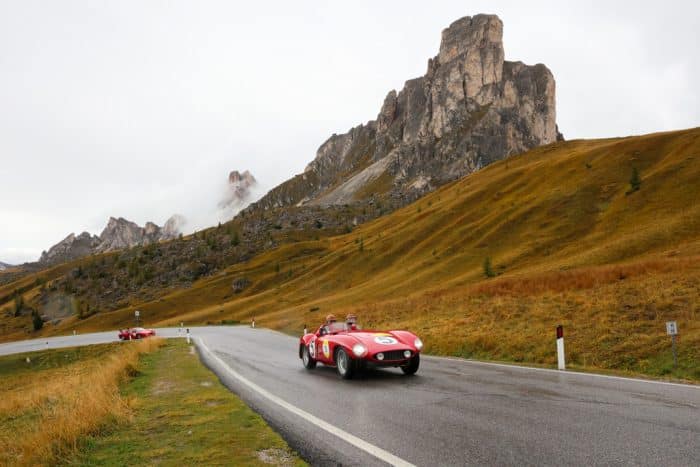 Ferrari Cavalcade Classiche 60 modelli storici tra le Dolomiti 16 700x467
