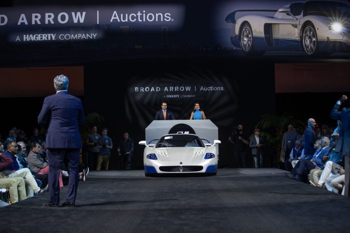 Formidabile Maserati MC12 Stradale record di vendita allasta 7 700x467