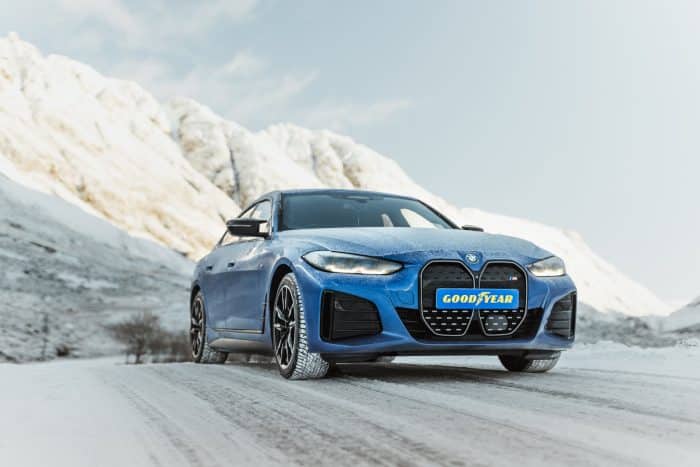 Inverno in sicurezza, 10 consigli Goodyear per pneumatici e guida 8 Goodyear UltraGrip 3 - 1