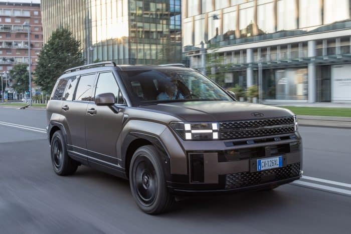 Hyundai Santa Fe 2026 1 700x467