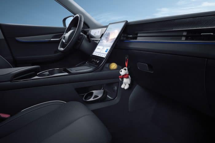 Jaecoo 5 Front row storage.jpg 700x467