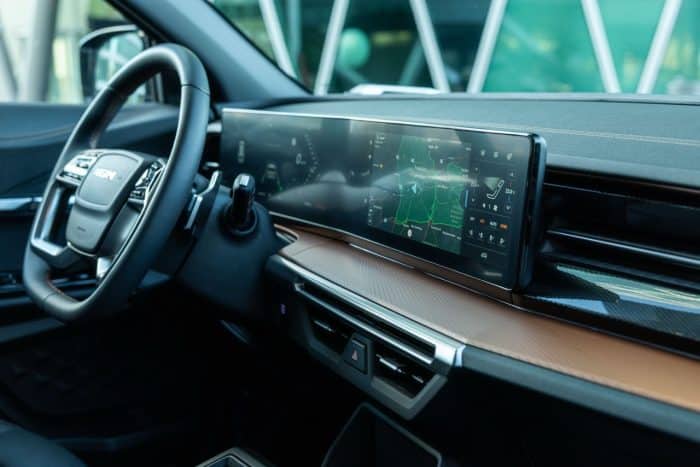 KGM Torres EVT 15 700x467