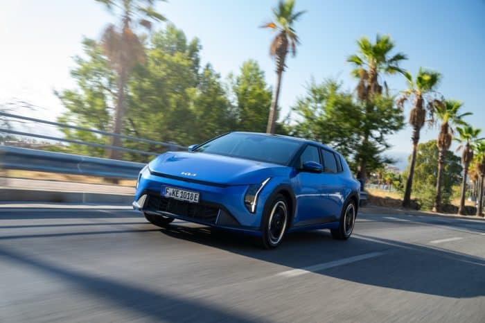 Kia EV4 la prova. Due versioni elettriche rivoluzionarie con autonomia fino a 625 km 11 700x466