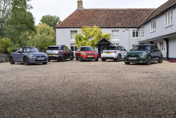 MINI 66 anni di emozioni alla guida. Levoluzione di un mito 2 700x467