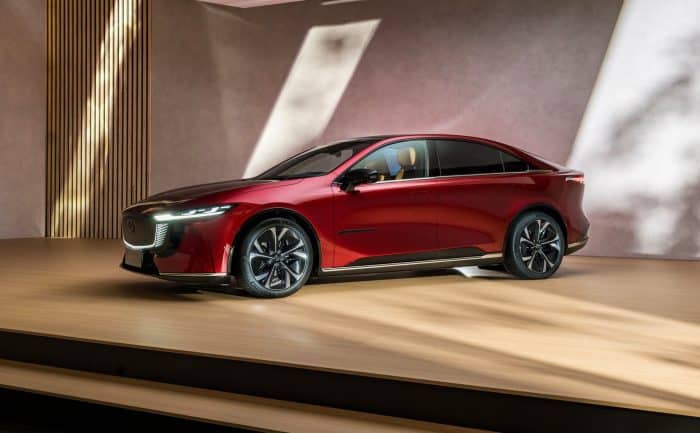 Mazda, Pietrantonio racconta la fenomenale accoppiata, 6e e MX-5 6 Mazda 6e 2025