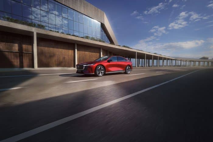Mazda6e debutta al Salone di Torino con test drive dedicati 1 700x467