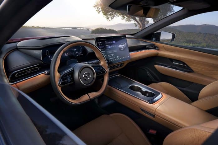 Mazda6e debutta al Salone di Torino con test drive dedicati 2 700x466