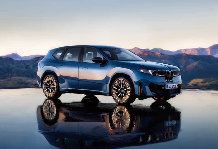 BMW iX3, nuovo prodigio elettrico. Il futuro del Marchio 2 Nuovo BMW iX3