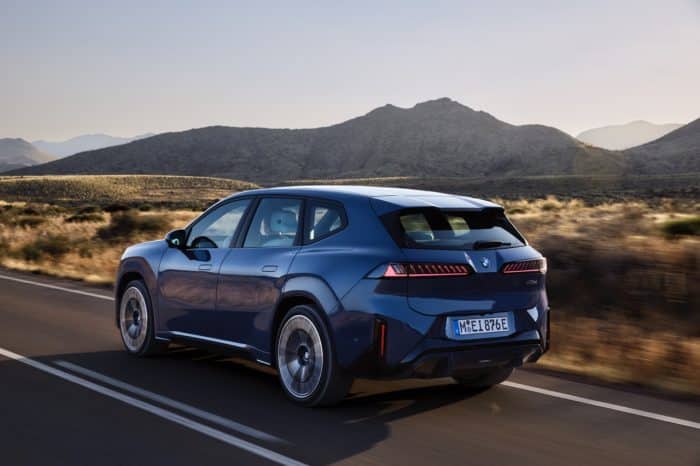 BMW iX3, nuovo prodigio elettrico. Il futuro del Marchio 3 Nuovo BMW iX3 foto ufficiali 31 700x466