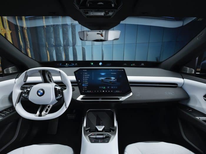BMW iX3, nuovo prodigio elettrico. Il futuro del Marchio 5 Nuovo BMW iX3 foto ufficiali 6 700x525