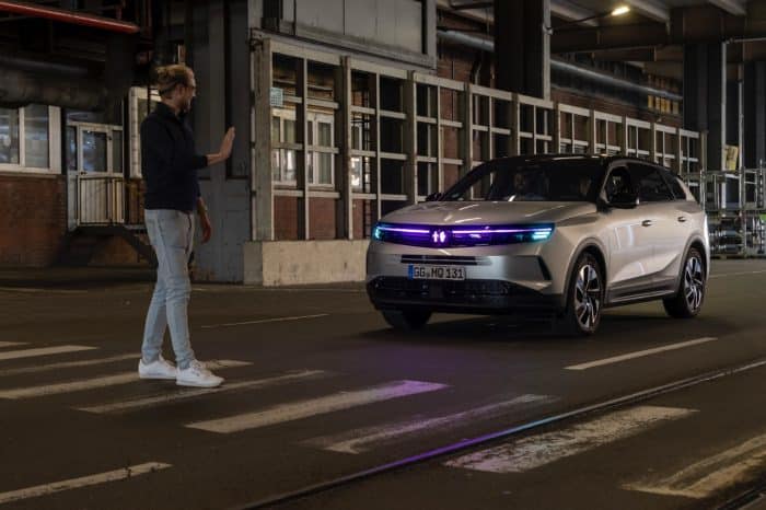 Opel, luci intelligenti con AI per auto autonome - 7