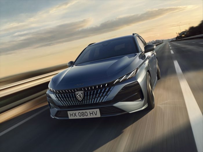 Peugeot 308 restyling prezzi, motori e dotazioni aggiornate 3 PEUGEOT 308 308 SW 2026 3 700x525