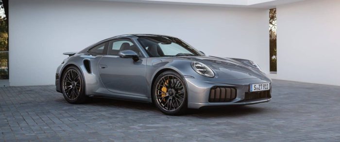 Fenomenale Porsche 911 Turbo S, 711 cavalli. T-Hybrid ridefinisce il limite 2 Porsche 911 Turbo S 2025 1 scaled e1757256425163 700x293